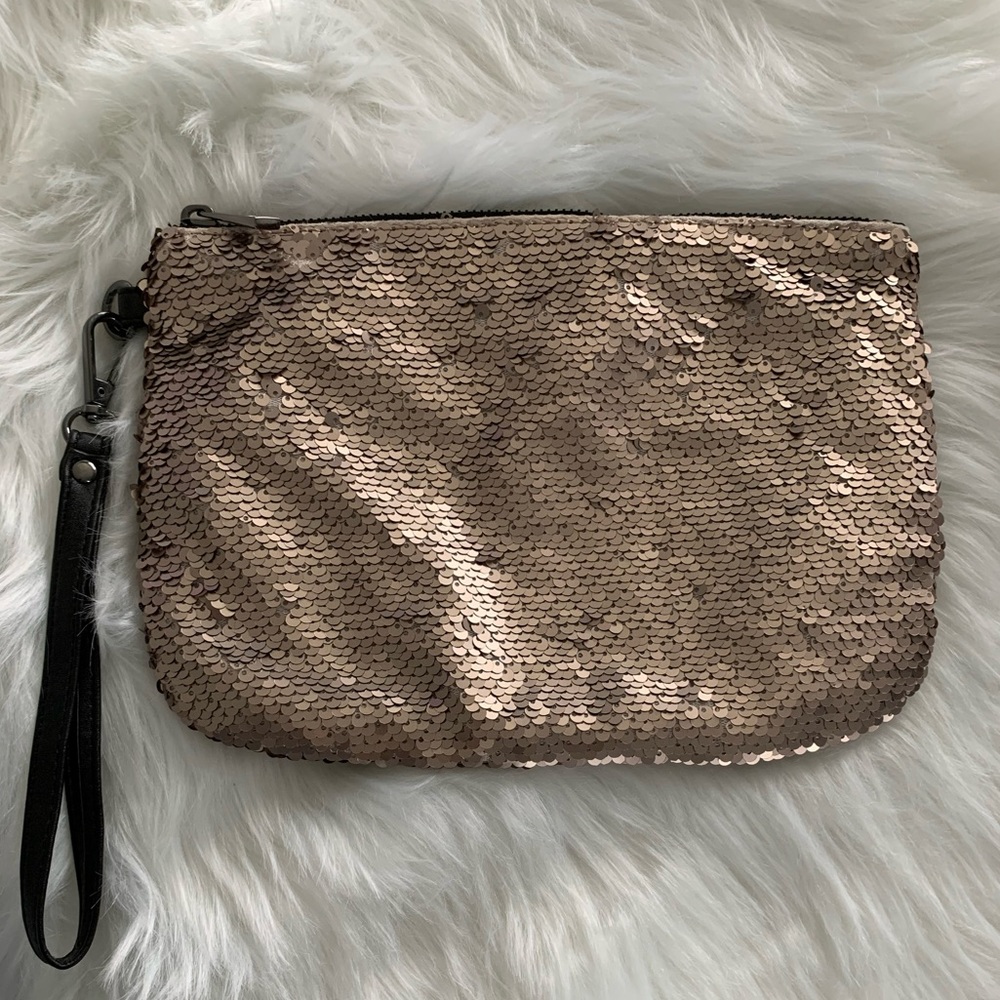 Wristlet